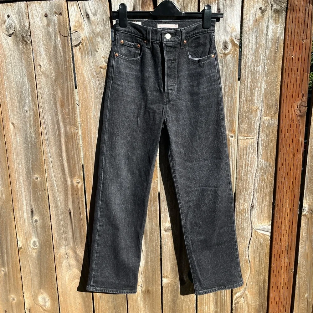 Levi’s Ribcage Jeans - Picture 3 of 8